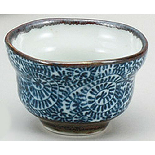 [商品名]　たこ唐草ぐい呑(大)[素材]　陶磁器[寸法]　[ 7 x 4.6cm ]お店からご自宅まで、季節を問わず、様々なシーンでご利用いただける商品です。[ 7 x 4.6cm ] 陶磁器 日本製 一部の商品はメーカーよりお取り寄せとなりますので、納期が前後することがございます。あらかじめご了承ください。商品によっては手造りのため、写真と色・かたちが若干異なることがございます。われものですので丁重に梱包させていただいておりますが、ご質問などございましたらお気軽にお問い合わせください。ご注文に関する注意事項は 【こちら】ご購入前にご確認ください。