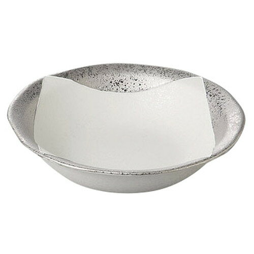[商品名]　プラチナスクエアーつば付 丸6.5鉢[素材]　陶磁器[寸法]　19.8 x 4.7cm[産地]日本画像は全サイズ同一のものです。サイズによって形状や図柄、色味などが異なる場合がございます。ご了承ください。お店からご自宅まで、季節を問わず、様々なシーンでご利用いただける商品です。また、引き出物や開店祝いなどの贈り物としてもお選びいただけます。[ 19.8 x 4.7cm ] 陶磁器 日本製一部の商品はメーカーよりお取り寄せとなりますので、納期が前後することがございます。あらかじめご了承ください。商品によっては手造りのため、写真と色・かたちが若干異なることがございます。われものですので丁重に梱包させていただいておりますが、ご質問などございましたらお気軽にお問い合わせください。ご注文に関する注意事項は 【こちら】ご購入前にご確認ください。