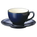 [商品名]　BlackRust(ネイビー)コーヒー碗皿[素材]　陶磁器[寸法]　9.3 x 6.3cm・230cc 15.4 x 2cm 432g[産地]　日本※容量(cc)は、満水時の目安です。陶磁器はワレモノです。衝撃を与えますと破損する恐れがありますので、取り扱いには十分ご注意ください。陶磁器は急激な温度変化に弱く、熱くなった器を冷水につけたり、冷たい器を急激に熱したりすると破損する恐れがありますので、取り扱いには十分ご注意ください。テーブル等の上では引きずらないようにご注意ください。表面を傷つける場合があります。洗浄する際は、台所洗剤を柔らかいスポンジや布につけて洗い、よく水気を切り乾燥させてから収納してください。金属たわし、研磨剤入りの洗剤は傷をつける原因になりますので使用しないでください。一般的に陶磁器のサイズは生産工程・焼成温度の変化・原型元型の摩擦等によって多少の変化が生じます。これらの原因でサイズに多少の差が生じる場合もありますので、ご了承いただきますようお願い申し上げます。お店からご自宅まで、季節を問わず、様々なシーンでご利用いただける商品です。また、引き出物や開店祝いなどの贈り物としてもお選びいただけます。[ 9.3 x 6.3cm・230cc 15.4 x 2cm 432g ] 陶磁器 日本製※容量(cc)は、満水時の目安です。一部の商品はメーカーよりお取り寄せとなりますので、納期が前後することがございます。あらかじめご了承ください。商品によっては手造りのため、写真と色・かたちが若干異なることがございます。われものですので丁重に梱包させていただいておりますが、ご質問などございましたらお気軽にお問い合わせください。ご注文に関する注意事項は 【こちら】ご購入前にご確認ください。