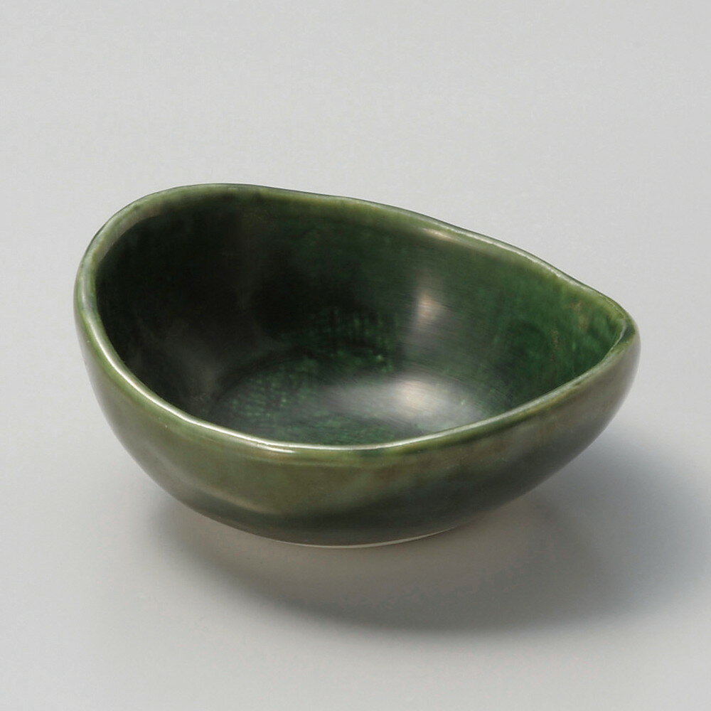 ☆ 小鉢 ☆ 織部変形小鉢 [ 10.5 x 9 x 4.5cm ] | 小鉢 小 小さい 鉢 ボウル 万能 人気 おすすめ 食器 業務用 飲食店 カフェ うつわ 器 おしゃれ かわいい ギフト プレゼント内祝い 結婚祝い 誕生日 贈り物 贈答品