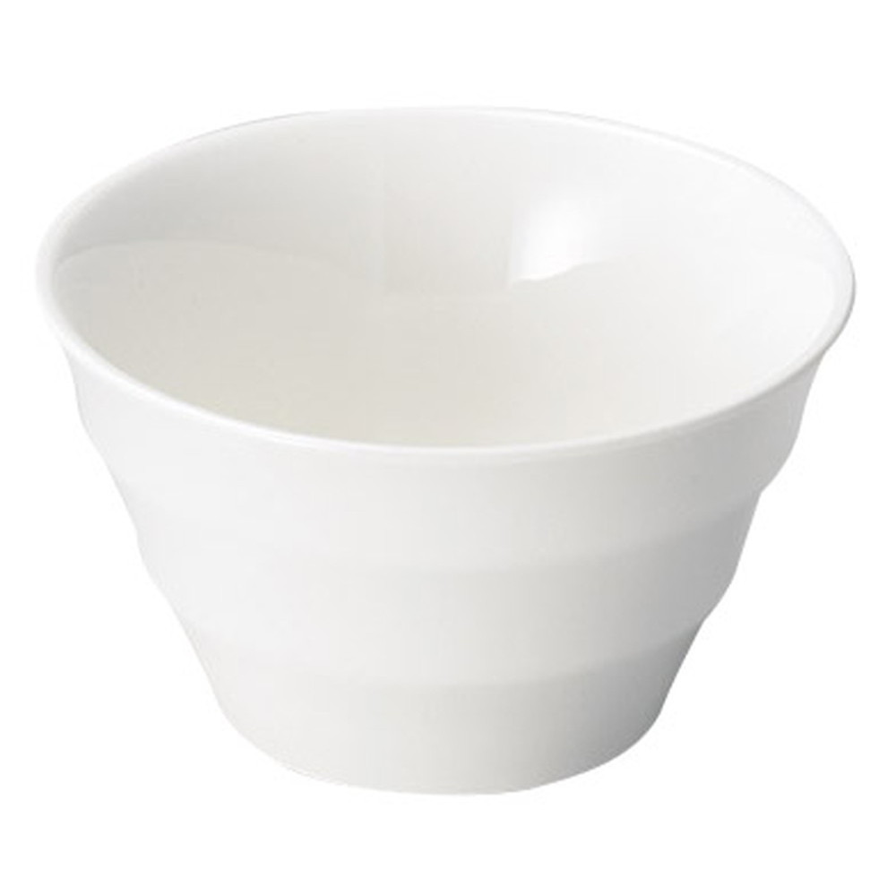 [商品名]　NBエクシード5吋モダンボール[素材]　磁器[寸法]　φ12.8 x 7cm[産地]　中国商品によっては手造りのため、写真と色・かたちが若干異なることがございます。一般に陶磁器のサイズ・容量・色は、生産工程・焼成温度の変化・生産型の摩耗等によって多少の変化が生じるため、サイズや容量に関して多少の差が生じる場合もありますのでご了承いただきますようお願いいたします。釉薬の性質上、釉薬の濃淡・釉薬だれが生じる場合がございます。[ φ12.8 x 7cm ] 磁器 中国製一部の商品はメーカーよりお取り寄せとなりますので、納期が前後することがございます。あらかじめご了承ください。商品によっては手造りのため、写真と色・かたちが若干異なることがございます。われものですので丁重に梱包させていただいておりますが、ご質問などございましたらお気軽にお問い合わせください。ご注文に関する注意事項は 【こちら】ご購入前にご確認ください。