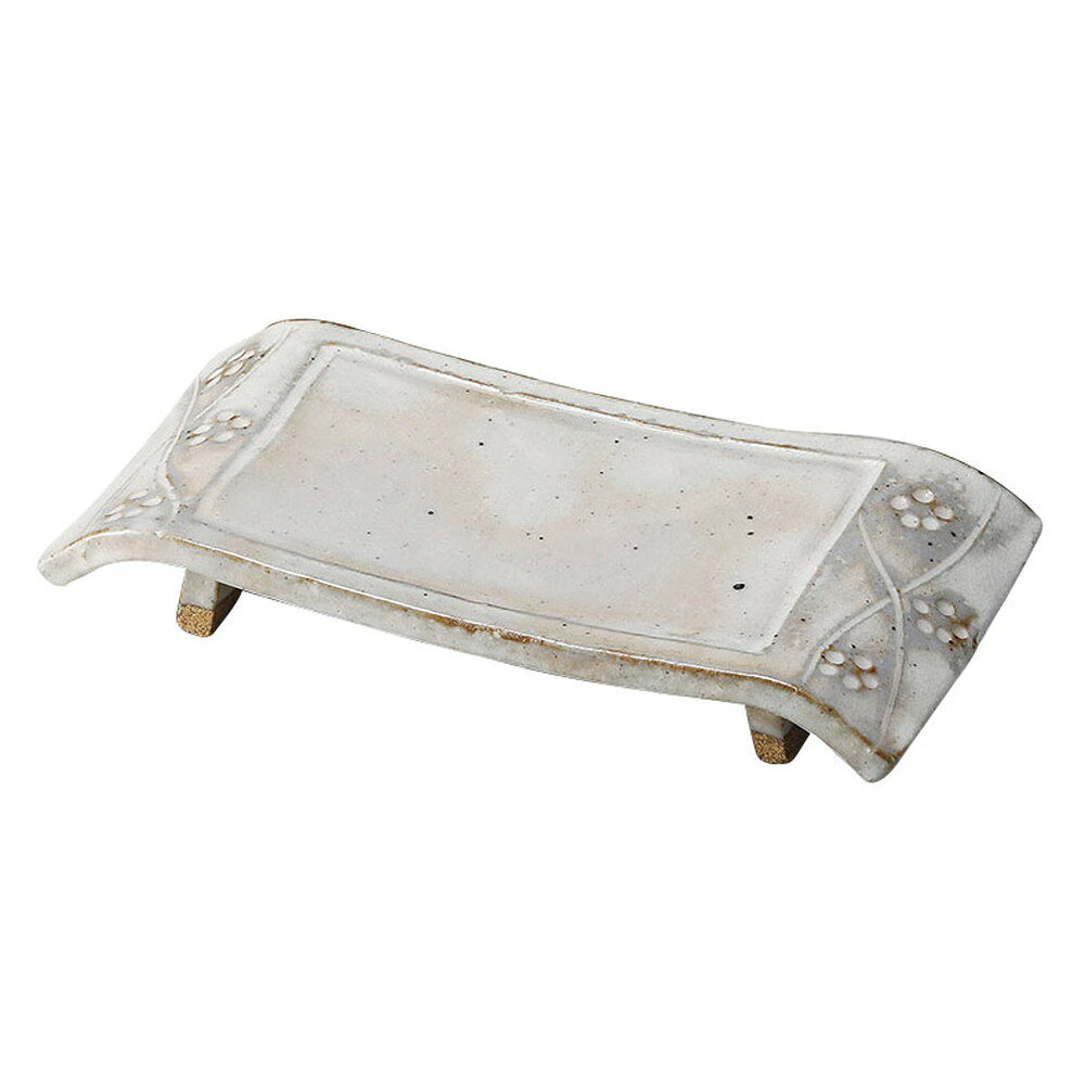 [商品名]　手造り粉引華紋(土物)弓型7.0長角皿[素材]　陶器[寸法]　20.5 x 10.5 x 3cm[産地]　日本一つ一つ手作りの商品のため、個体差がございます。写真と色・かたちが若干異なることがございます。予めご了承ください。一般に陶磁器のサイズ・容量・色は、生産工程・焼成温度の変化・生産型の摩耗等によって多少の変化が生じるため、サイズや容量に関して多少の差が生じる場合もありますのでご了承いただきますようお願いいたします。釉薬の性質上、釉薬の濃淡・釉薬だれが生じる場合がございます。[ 20.5 x 10.5 x 3cm ] 陶器 日本製一部の商品はメーカーよりお取り寄せとなりますので、納期が前後することがございます。あらかじめご了承ください。一つ一つ手作りの商品のため、個体差がございます。写真と色・かたちが若干異なることがございます。予めご了承ください。われものですので丁重に梱包させていただいておりますが、ご質問などございましたらお気軽にお問い合わせください。ご注文に関する注意事項は 【こちら】ご購入前にご確認ください。