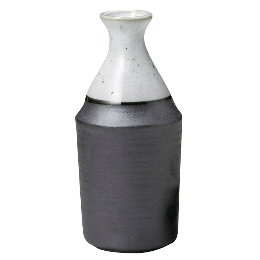 [商品名]　鉄結晶駒型 二号燗[素材]　磁器[寸法]　φ7.5 x 16cm(35cc)[産地]　日本※容量(cc)は目一杯入れたときの目安です。画像は全サイズ同じものを使用しています。サイズによって、形状や色味、柄が異なる場合がございます。一般に陶磁器のサイズ・容量・色は、生産工程・焼成温度の変化・生産型の摩耗等によって多少の変化が生じるため、サイズや容量に関して多少の差が生じる場合もありますのでご了承いただきますようお願いいたします。釉薬の性質上、釉薬の濃淡・釉薬だれが生じる場合がございます。[ φ7.5 x 16cm(35cc) ] 磁器 日本製※容量(cc)は目一杯入れたときの目安です。一部の商品はメーカーよりお取り寄せとなりますので、納期が前後することがございます。あらかじめご了承ください。画像は全サイズ同じものを使用しています。サイズによって、形状や色味、柄が異なる場合がございます。われものですので丁重に梱包させていただいておりますが、ご質問などございましたらお気軽にお問い合わせください。ご注文に関する注意事項は 【こちら】ご購入前にご確認ください。