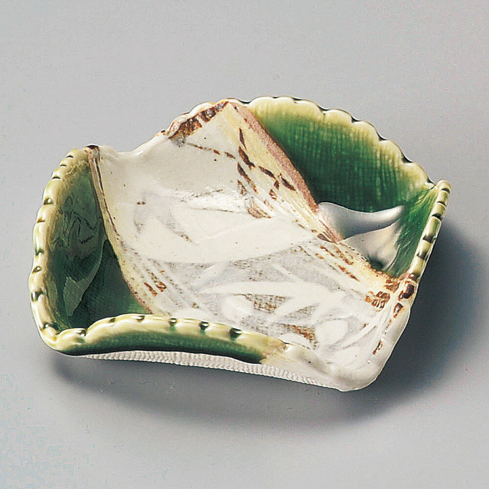 ☆ 松花堂 ☆ 織部山草花角鉢 [ 11.2 x 11.2 x 3.5cm ] | 弁当 小鉢 豆皿 幕ノ内 人気 おすすめ 食器 業務用 飲食店 カフェ うつわ 器 おしゃれ かわいい ギフト プレゼント 引き出物 誕生日 贈り物 贈答品