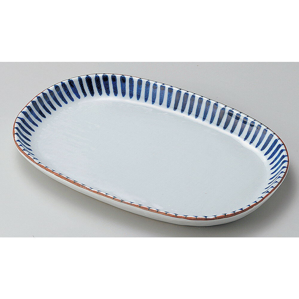 [商品名]　藍十草小判型深口8.0皿[素材]　磁器[寸法]　23.6 x 17.3 x 3cmお店からご自宅まで、季節を問わず、様々なシーンでご利用いただける商品です。[ 23.6 x 17.3 x 3cm ] 磁器 日本製 一部の商品はメーカーよりお取り寄せとなりますので、納期が前後することがございます。あらかじめご了承ください。商品によっては手造りのため、写真と色・かたちが若干異なることがございます。われものですので丁重に梱包させていただいておりますが、ご質問などございましたらお気軽にお問い合わせください。ご注文に関する注意事項は 【こちら】ご購入前にご確認ください。