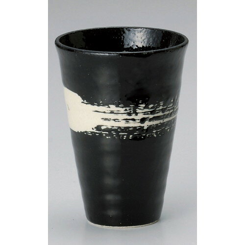 [商品名]　黒釉白刷毛フリーカップ[素材]　磁器[寸法]　φ8.6 x 11.9cmお店からご自宅まで、季節を問わず、様々なシーンでご利用いただける商品です。[ φ8.6 x 11.9cm ] 磁器 日本製 一部の商品はメーカーよりお取り寄せとなりますので、納期が前後することがございます。あらかじめご了承ください。商品によっては手造りのため、写真と色・かたちが若干異なることがございます。われものですので丁重に梱包させていただいておりますが、ご質問などございましたらお気軽にお問い合わせください。ご注文に関する注意事項は 【こちら】ご購入前にご確認ください。