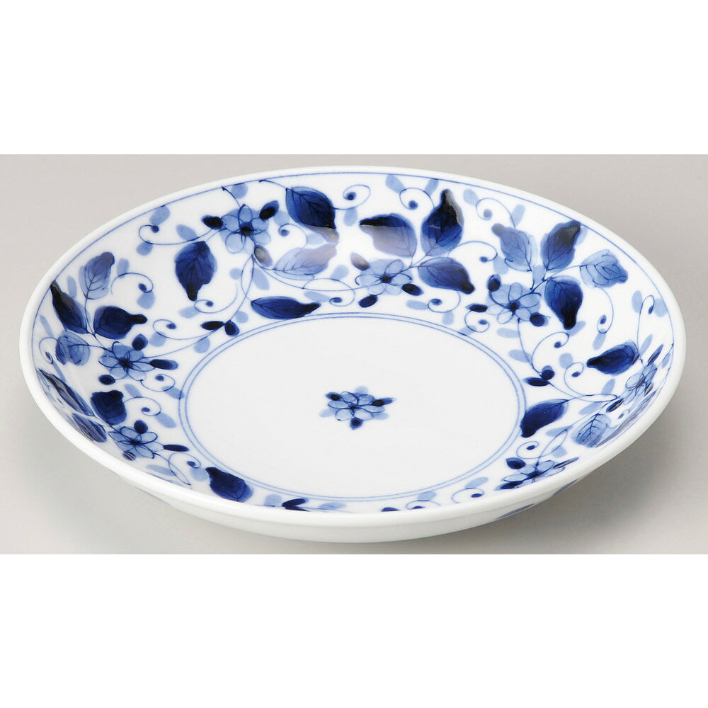 [商品名]　染付彩華7.0皿[素材]　磁器[寸法]　φ22 x 3.5cmお店からご自宅まで、季節を問わず、様々なシーンでご利用いただける商品です。[ φ22 x 3.5cm ] 磁器 日本製 一部の商品はメーカーよりお取り寄せとなりますので、納期が前後することがございます。あらかじめご了承ください。商品によっては手造りのため、写真と色・かたちが若干異なることがございます。われものですので丁重に梱包させていただいておりますが、ご質問などございましたらお気軽にお問い合わせください。ご注文に関する注意事項は 【こちら】ご購入前にご確認ください。