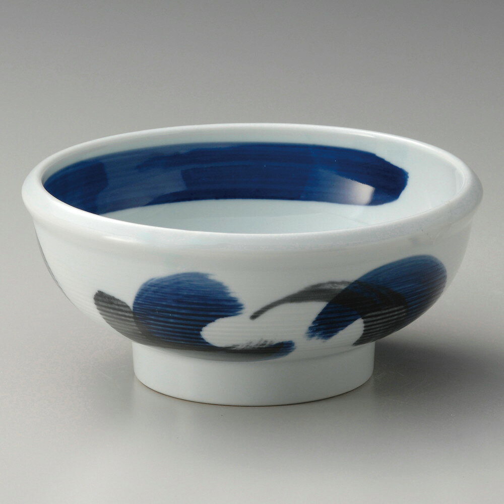 [商品名]　荒波 玉渕6.0浅口丼[素材]　磁器[寸法]　[ φ17.5 x 8cm ]お店からご自宅まで、季節を問わず、様々なシーンでご利用いただける商品です。[ φ17.5 x 8cm ] 磁器 日本製 一部の商品はメーカーよりお取り寄せとなりますので、納期が前後することがございます。あらかじめご了承ください。商品によっては手造りのため、写真と色・かたちが若干異なることがございます。われものですので丁重に梱包させていただいておりますが、ご質問などございましたらお気軽にお問い合わせください。ご注文に関する注意事項は 【こちら】ご購入前にご確認ください。