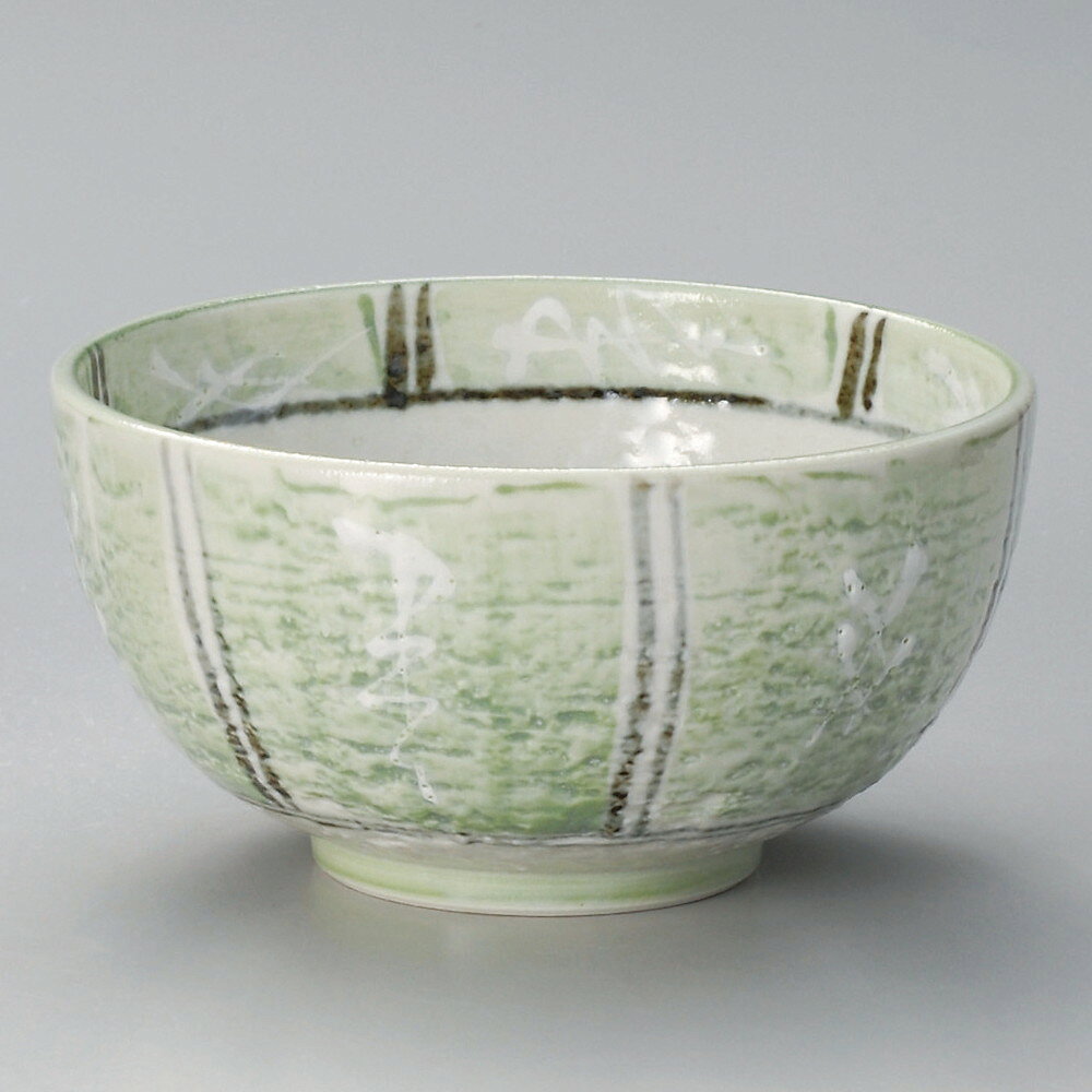 [商品名]　一珍グリーン5.5深ボール[素材]　磁器[寸法]　[ φ17.5 x 8.9cm ]お店からご自宅まで、季節を問わず、様々なシーンでご利用いただける商品です。[ φ17.5 x 8.9cm ] 磁器 日本製 一部の商品はメーカーよりお取り寄せとなりますので、納期が前後することがございます。あらかじめご了承ください。商品によっては手造りのため、写真と色・かたちが若干異なることがございます。われものですので丁重に梱包させていただいておりますが、ご質問などございましたらお気軽にお問い合わせください。ご注文に関する注意事項は 【こちら】ご購入前にご確認ください。