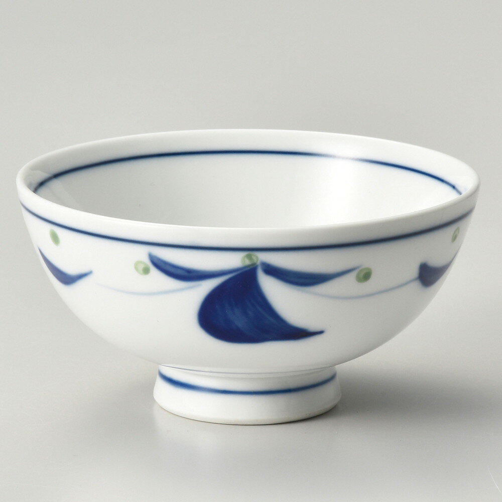[商品名]　花紋青毛料[素材]　強化磁器[寸法]　[ φ13.7 x 6.5cm ]お店からご自宅まで、季節を問わず、様々なシーンでご利用いただける商品です。[ φ13.7 x 6.5cm ] 強化磁器 日本製 一部の商品はメーカーよりお取り寄せとなりますので、納期が前後することがございます。あらかじめご了承ください。商品によっては手造りのため、写真と色・かたちが若干異なることがございます。われものですので丁重に梱包させていただいておりますが、ご質問などございましたらお気軽にお問い合わせください。ご注文に関する注意事項は 【こちら】ご購入前にご確認ください。