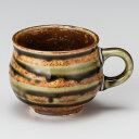 [商品名]　厚口コーヒーマグ織部渦[素材]　磁器[寸法]　φ7.5 x 8.7cm 200cc お店からご自宅まで、季節を問わず、様々なシーンでご利用いただける商品です。[ φ7.5 x 8.7cm 200cc ] 磁器 日本製 一部の商品はメーカーよりお取り寄せとなりますので、納期が前後することがございます。あらかじめご了承ください。商品によっては手造りのため、写真と色・かたちが若干異なることがございます。われものですので丁重に梱包させていただいておりますが、ご質問などございましたらお気軽にお問い合わせください。ご注文に関する注意事項は 【こちら】ご購入前にご確認ください。