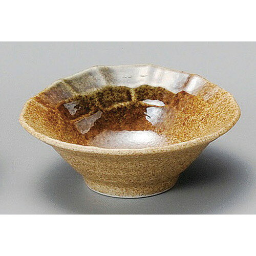 [商品名]　伊賀織部面取小付[素材]　陶磁器[寸法]　[ 97 x 36mm ] お店からご自宅まで、季節を問わず、様々なシーンでご利用いただける商品です。[ 97 x 36mm ]メーカーからの取り寄せ商品の為、納期まで1週間前後かかります。あらかじめご了承ください。商品によっては手造りのため、写真と色・かたちが若干異なることがございます。われものですので丁重に梱包させていただいておりますが、ご質問などございましたらお気軽にお問い合わせください。ご注文に関する注意事項は 【こちら】ご購入前にご確認ください。 &nbsp;&nbsp;&nbsp; ワインレッド片口小付 [88 x 75 x 45mm] 伊賀マットLB3.0鉢 [95 x 30mm] 伊賀織部三ッ山小付 [90 x 62mm] &nbsp;&nbsp;&nbsp; 雲錦四ッ折小付 [92 x 88 x 48mm] 雲海黒丸千代口 [94 x 38mm] 伊賀梅型小付 [85 x 30mm]