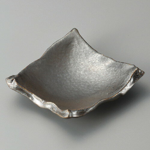 ☆ 変形皿 ☆ 銀サビ黒ちぎり角皿（小） [ 130 x 130 x 38mm ] | 変形皿 お皿 和皿 人気 おすすめ 食器 業務用 飲食店 カフェ うつわ 器 おしゃれ ギフト プレゼント 引き出物 内祝い 結婚祝い 誕生日 贈り物 贈答品