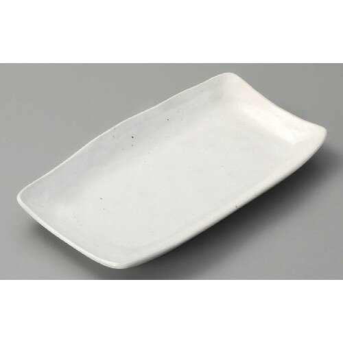 [商品名]　ミスト 白ほっけ皿[素材]　陶磁器[寸法]　[ 300 x 175 x 35mm ] お店からご自宅まで、季節を問わず、様々なシーンでご利用いただける商品です。[ 300 x 175 x 35mm ]メーカーからの取り寄せ商品の為、納期まで1週間前後かかります。あらかじめご了承ください。商品によっては手造りのため、写真と色・かたちが若干異なることがございます。われものですので丁重に梱包させていただいておりますが、ご質問などございましたらお気軽にお問い合わせください。ご注文に関する注意事項は 【こちら】ご購入前にご確認ください。 &nbsp;&nbsp;&nbsp; いぶし黒ホッケ皿 [302 x 145 x 25mm] だみ筋10.0長角皿 [245 x 185 x 25mm] ヒワオフケ仁寿司皿 [310 x 200 x 15mm] &nbsp;&nbsp;&nbsp; 均窯スカイ長角皿大 [270 x 165 x 45mm] 強化白釉しのぎ長角尺皿 [314 x 135 x 30mm] 一珍黒結晶ホッケ皿 [330 x 165 x 23mm]