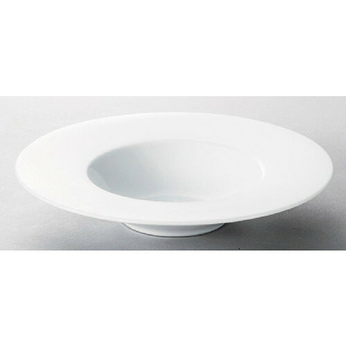 [商品名]　白磁21cmスープボール[素材]　陶磁器[寸法]　[ 207 x 39mm ] お店からご自宅まで、季節を問わず、様々なシーンでご利用いただける商品です。[ 207 x 39mm ]メーカーからの取り寄せ商品の為、納期まで1週間前後かかります。あらかじめご了承ください。商品によっては手造りのため、写真と色・かたちが若干異なることがございます。われものですので丁重に梱包させていただいておりますが、ご質問などございましたらお気軽にお問い合わせください。ご注文に関する注意事項は 【こちら】ご購入前にご確認ください。 &nbsp;&nbsp;&nbsp; 白四角小鉢 [112 x 112 x 46mm] 白四角中鉢 [192 x 192 x 59mm] 白磁12吋クラフトプレート [305 x 35mm] &nbsp;&nbsp;&nbsp; 白磁4品プレート [230 x 26mm] 白磁4ピース浅口プレート （大） [245 x 22mm] 白磁4ピース浅口プレート （小） [190 x 20mm]