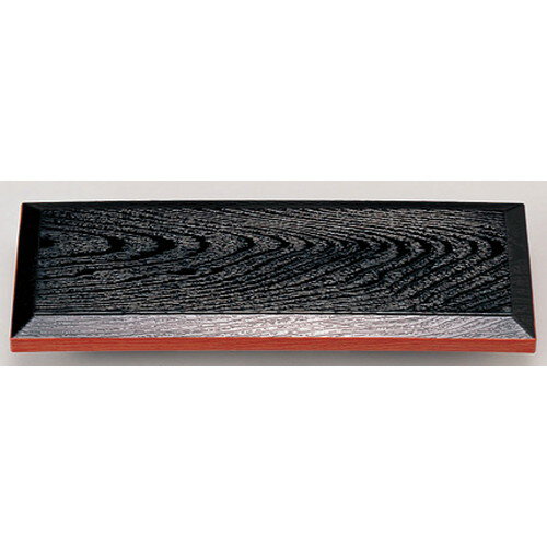 [商品名]　(A)泉寿弁当蓋 黒渕朱[素材]　樹脂[寸法]　[ 324 x 119 x 20mm ] お店からご自宅まで、季節を問わず、様々なシーンでご利用いただける商品です。[ 324 x 119 x 20mm ]メーカーからの取り寄せ商...