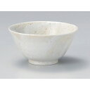 [商品名]　雪路ライス丼 (大) [素材]　陶磁器[寸法]　[ 13.3 x 6.5cm 241g ]お店からご自宅まで、季節を問わず、様々なシーンでご利用いただける商品です。[ 13.3 x 6.5cm 241g ] 一部の商品はメーカーよりお取り寄せとなりますので、納期が前後することがございます。あらかじめご了承ください。商品によっては手造りのため、写真と色・かたちが若干異なることがございます。われものですので丁重に梱包させていただいておりますが、ご質問などございましたらお気軽にお問い合わせください。ご注文に関する注意事項は 【こちら】ご購入前にご確認ください。 &nbsp;&nbsp;&nbsp; 益子湯呑 小[6×7(120)]藍流し姫丼[13.5×8]青渦5.0反丼[14×6.5] &nbsp;&nbsp;&nbsp; メダカ長組湯呑小[6.1×8(160)]メダカ長組湯呑大[6.5×8.6(180)]梨地4.7ライス丼[14×6.8]