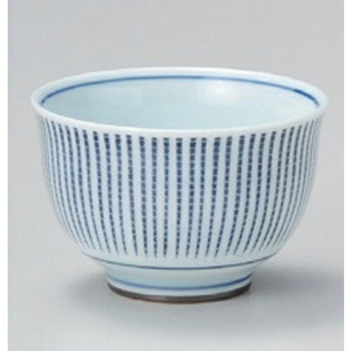 [商品名]　十草2.8反千茶[素材]　陶磁器[寸法]　[ 8.5 x 5.7cm (160cc) 98g ]お店からご自宅まで、季節を問わず、様々なシーンでご利用いただける商品です。[ 8.5 x 5.7cm (160cc) 98g ] 一部の商品はメーカーよりお取り寄せとなりますので、納期が前後することがございます。あらかじめご了承ください。商品によっては手造りのため、写真と色・かたちが若干異なることがございます。われものですので丁重に梱包させていただいておりますが、ご質問などございましたらお気軽にお問い合わせください。ご注文に関する注意事項は 【こちら】ご購入前にご確認ください。