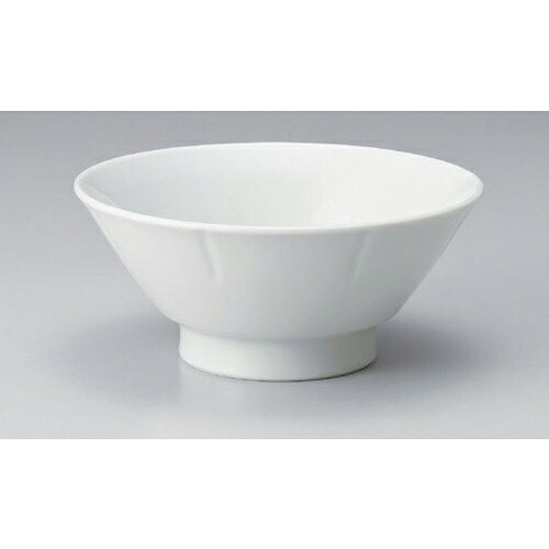 [商品名]　白6.0切立丼[素材]　陶磁器[寸法]　[ 18 x 8cm 540g ]お店からご自宅まで、季節を問わず、様々なシーンでご利用いただける商品です。[ 18 x 8cm 540g ] 一部の商品はメーカーよりお取り寄せとなりますので、納期が前後することがございます。あらかじめご了承ください。商品によっては手造りのため、写真と色・かたちが若干異なることがございます。われものですので丁重に梱包させていただいておりますが、ご質問などございましたらお気軽にお問い合わせください。ご注文に関する注意事項は 【こちら】ご購入前にご確認ください。 &nbsp;&nbsp;&nbsp; 白7.0切立丼[21×9.3]白6.5切立丼[20×9]白6.3切立丼[19×8] &nbsp;&nbsp;&nbsp; 黒釉22受皿[21.8×3.8]御影20鉢[20.7×8.7]御影22鉢[21.8×9]