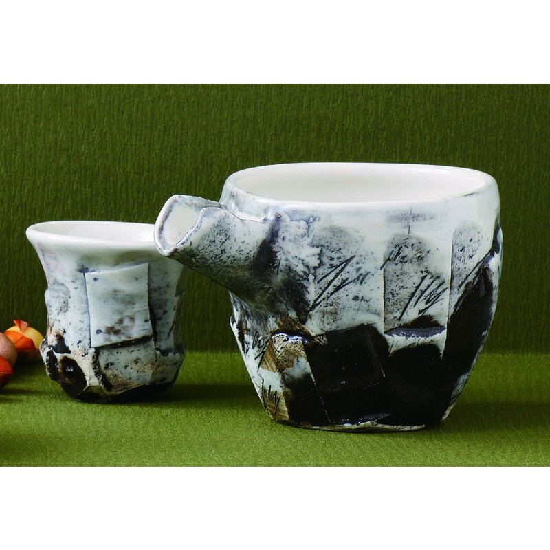 酒器セット 青磁線刻 冷酒セット [品：酒器x1/R12.6x8.6cm・250cc 盃x1/R6.2x6.2cm・90cc 箱：11x18.5x10.5cm] 460g 貼箱 美濃焼 【食器 引出物 内祝い おしゃれ】