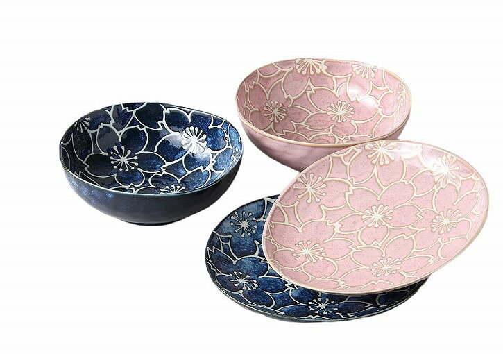 [商品名]耀変華桜 三角皿鉢ペアー[素材]磁器・美濃焼[寸法]品：皿×2／φ19×3.7cm、鉢×2／φ16.7×6cm 箱：41.5×21.4×8.2cm結婚式のお返し、母の日のプレゼント、退職祝いなど、さまざまな場面でご利用いただけます。陶器の専門問屋が厳選した、プレゼントやギフトにピッタリな逸品です。[品：皿×2／φ19×3.7cm、鉢×2／φ16.7×6cm 箱：41.5×21.4×8.2cm] 磁器・美濃焼 一部の商品はメーカーよりお取り寄せとなりますので、納期が前後することがございます。あらかじめご了承ください。商品によっては手造りのため、写真と色・かたちが若干異なることがございます。われものですので丁重に梱包させていただいておりますが、ご質問などございましたらお気軽にお問い合わせください。ご注文に関する注意事項は 【こちら】ご購入前にご確認ください。