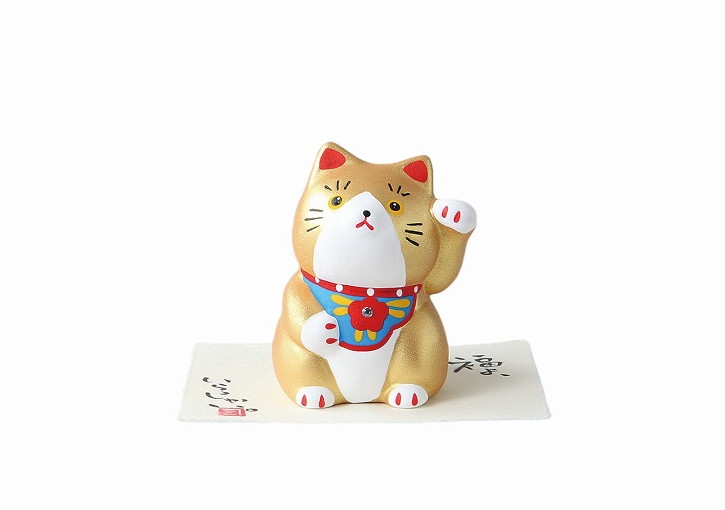 民芸招き猫（金） [品：猫×1／5.5×6×7.6cm　付属品：白紙台×1] | 御利益 交通安全 開運招福 心願成就 恋愛成就 縁結び 学業成就 合格祈願 家内安全 子孫繁栄 仕事運UP 金運UP 金運上昇 商売繁盛 身体健全 無病息災 厄除祈願 ギフト 贈り物 プレゼント