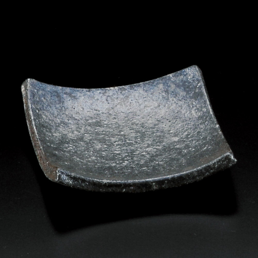 黒窯変角小皿