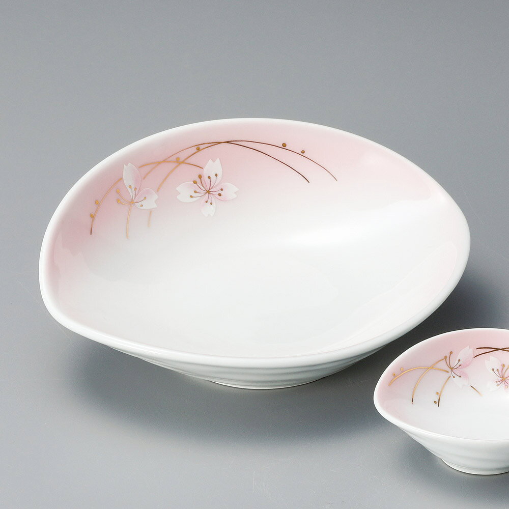 ピンク吹花しだれ貝型向付（有田焼）