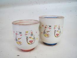 【決算品】【ギフト/贈答品】【夢工房　丸久】　猫に小判湯呑　大/小＊大か小のいずれかをお選び下さい。