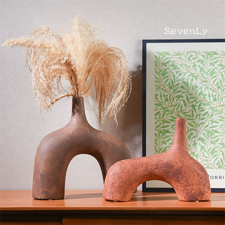 Rakuten - SevenLy 格調ある雰囲気 陶器花瓶 ホームデコレーション饰品 卓上擺設品 フラワー活け花器 室内装飾用 素朴な質感の陶器製 日常の空間を演出 花を添えると更に魅力的 小さな擺件で空間を豊かに