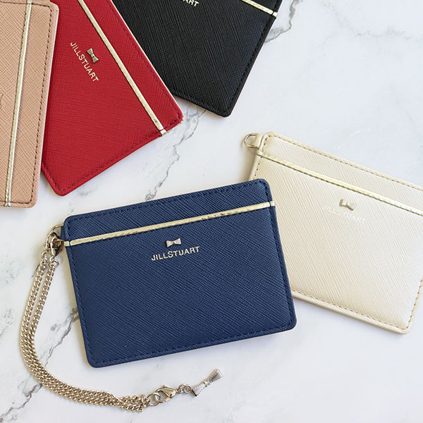 卒業祝いにパスケースをおねだりしちゃおう 友達に自慢できる人気ブランドを厳選 予算1万円 宇野あゆみ G Ranking