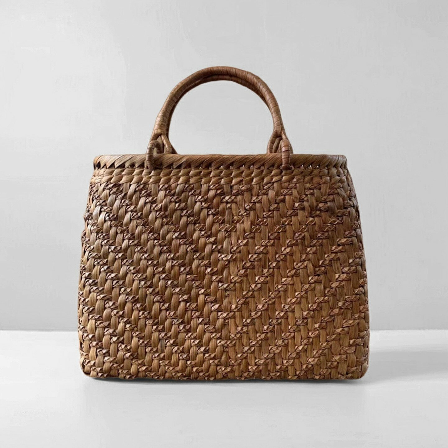 山葡萄 山葡萄かごバッグ 手作り 籠バッグ 三つ編み 内布あり レディースかごバッグ 夏バッグ トートバッグ おしゃれ 上品 自立 ファッション(約)幅31×本体高さ24×マチ12cm