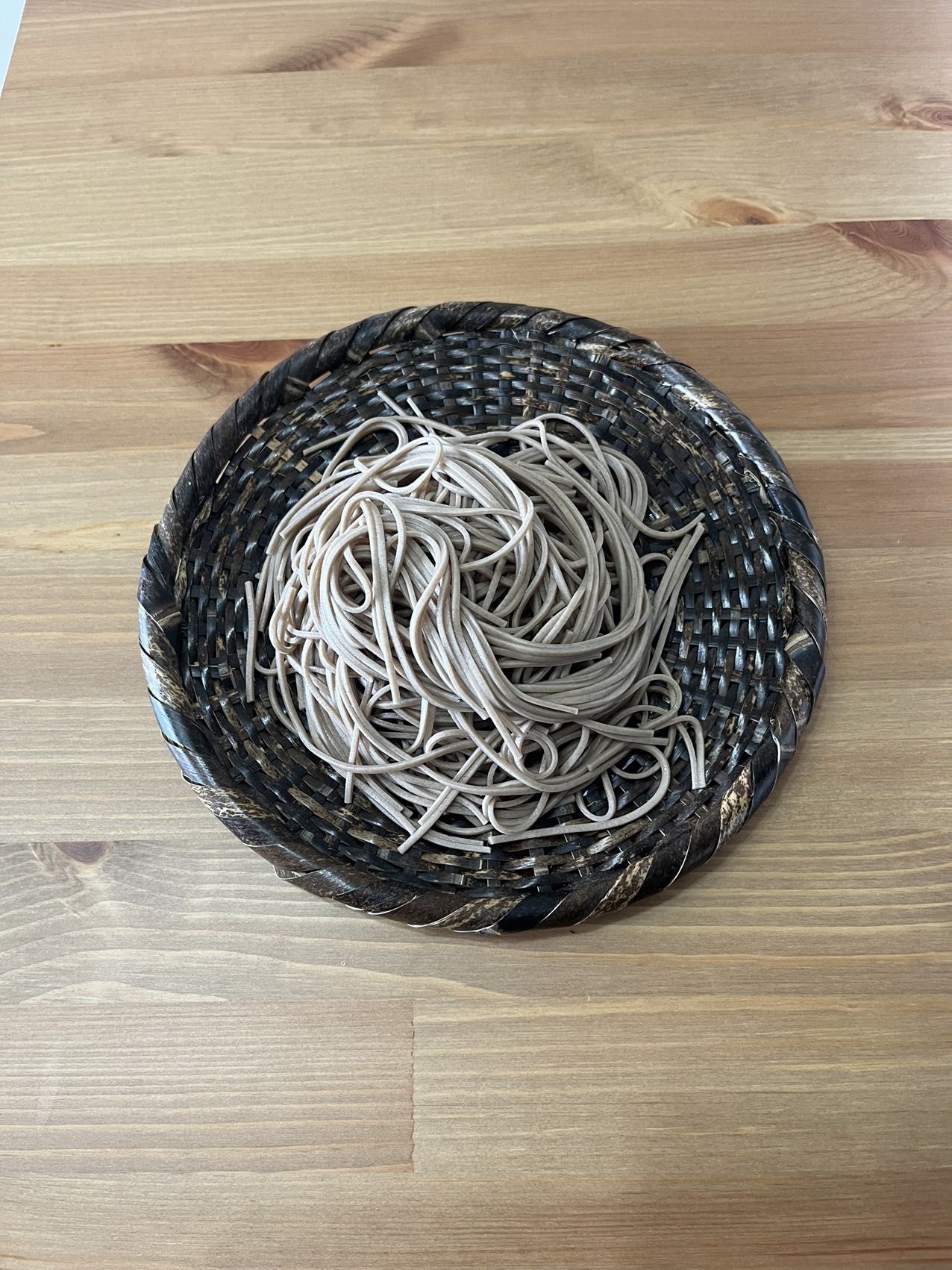 ☆ 麺皿 ☆ 染錦間取花 7.0うどん皿 [ 21 x 5.7cm 715g ] | そば 蕎麦 めん 麺おすすめ 人気 食器 業務用 飲食店 カフェ うつわ 器 おしゃれ かわいい お洒落 可愛い ギフト プレゼント 引き出物 内祝い 結婚祝い 誕生日 贈り物 贈答品