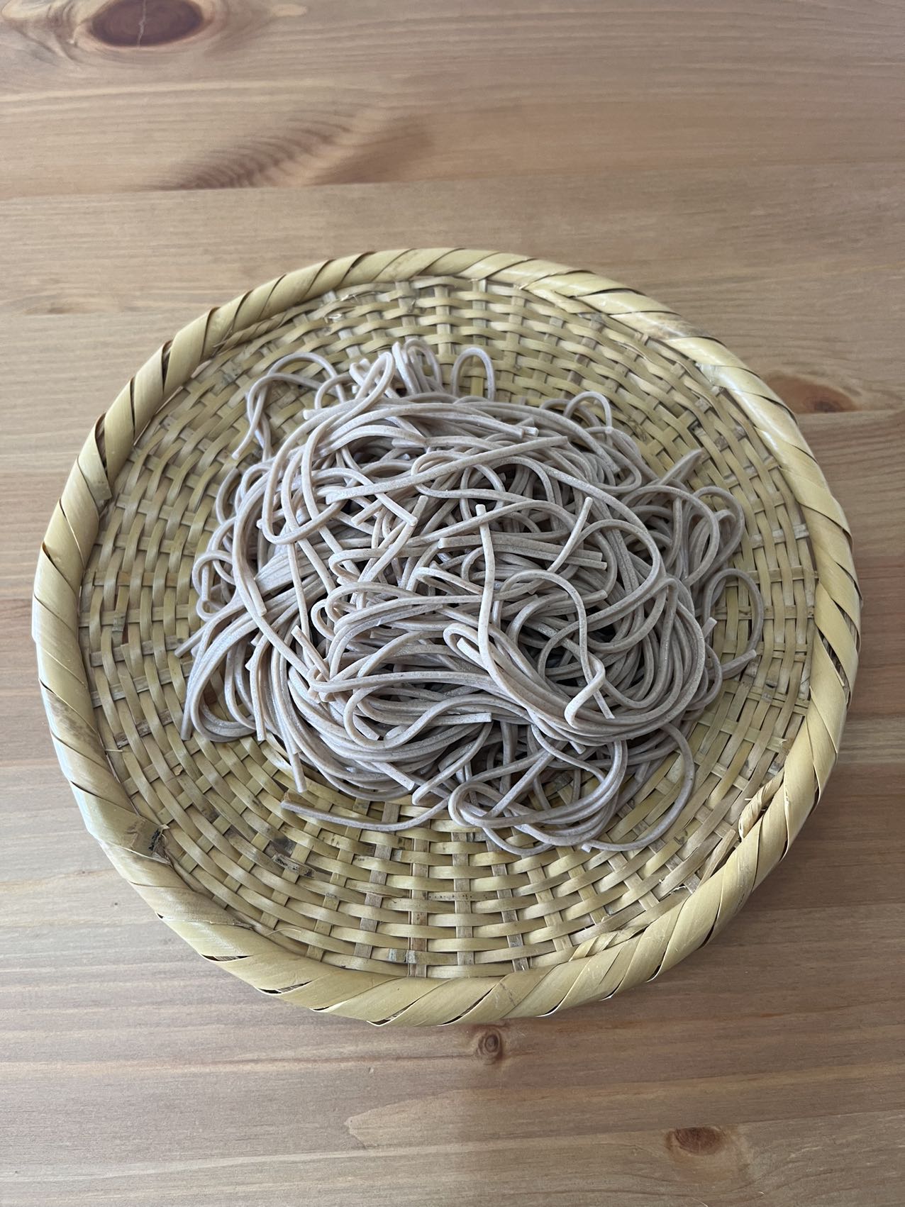 【20枚セット】蕎麦ざる 竹ざる 蕎麦皿 手作りそばざる 白竹 直径約21cm 戸隠風 (盛り目安 一人前) 20枚セット 年越しそばざる