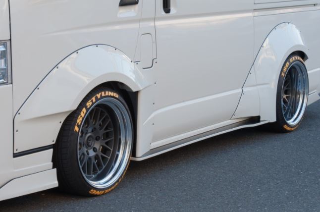 TSDスタイル(T-STYLE) ワークスフェンダー＆サイドステップ(未塗装) 200系ハイエース