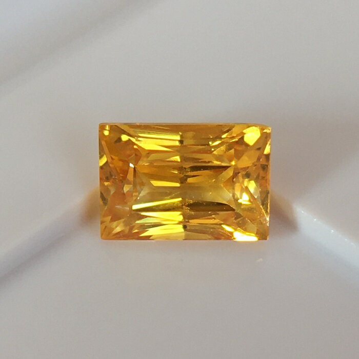 イエローサファイア スリランカ産 1.01ct 鑑別書付 ルース 新品 大粒 高級 縁起物セレブ　ジュエリー加工におすすめ ネックレス リング 指輪 通常の加熱処理有 Y15【Special Price】