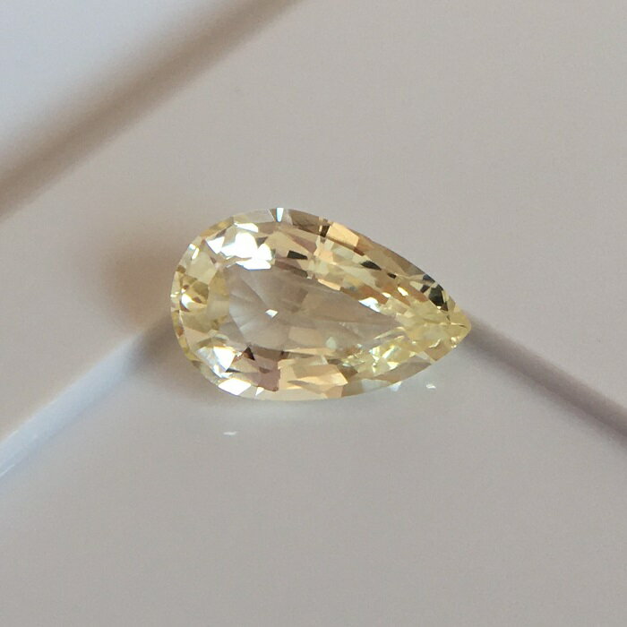 非加熱イエローサファイア スリランカ産 1.07ct 鑑別書付 ルース 新品 大粒 ペアシェイプ ノーヒート 希少 高級 セレブ 気品 大自然 パ..