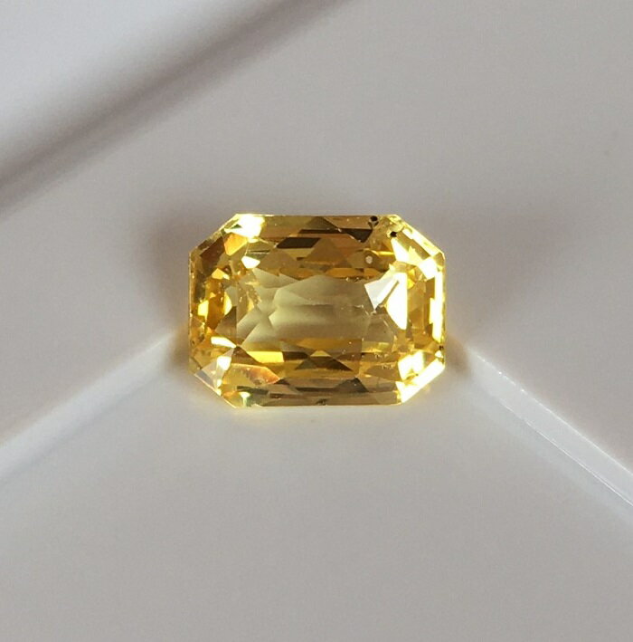 イエローサファイア 1.20ct 鑑別書付　スリランカ産 大自然 ルース セレブ 新品 大粒 高級　金運 エンゲージリング 結婚指輪 ネックレ..