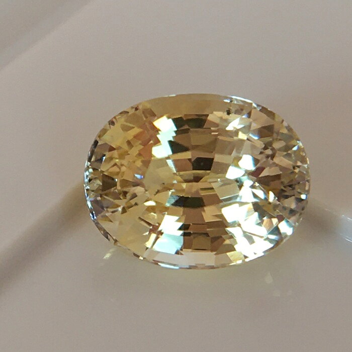 非加熱イエローサファイア スリランカ産 1.48ct GIA鑑別書 【新採掘】 ルース ノーヒート 希少 イエローダイヤモンド 新品 家宝 高級 大粒 セレブリティ クワイエットラグジュアリー エンゲージリング 記念ジュエリー Y37 shaceylon-10000259 宝石&逸品 SHA CEYLON パッケージ画像