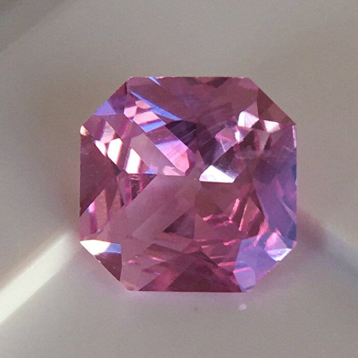 ピンクサファイア 0.90ct 鑑別書付 スリランカ産 大自然 ルース セレブ 新品 大粒 ...