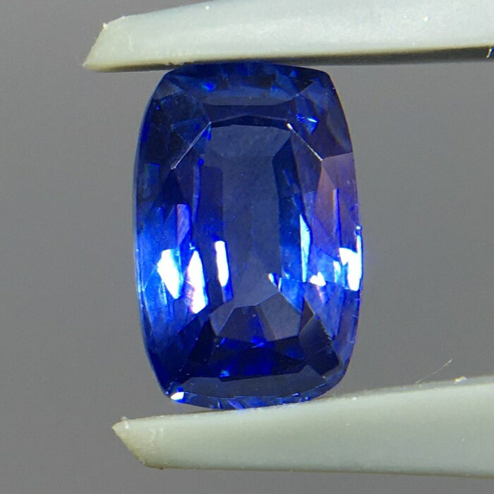 ブルーサファイア スリランカ産 1.64ct GIA鑑別書 ルース ブルー 新品 高級 クラス感 大粒 ジュエリー加工におすすめ エンゲージリング 記念 セレブ 知的 誠実　通常の加熱処理有 B09【Special Price】