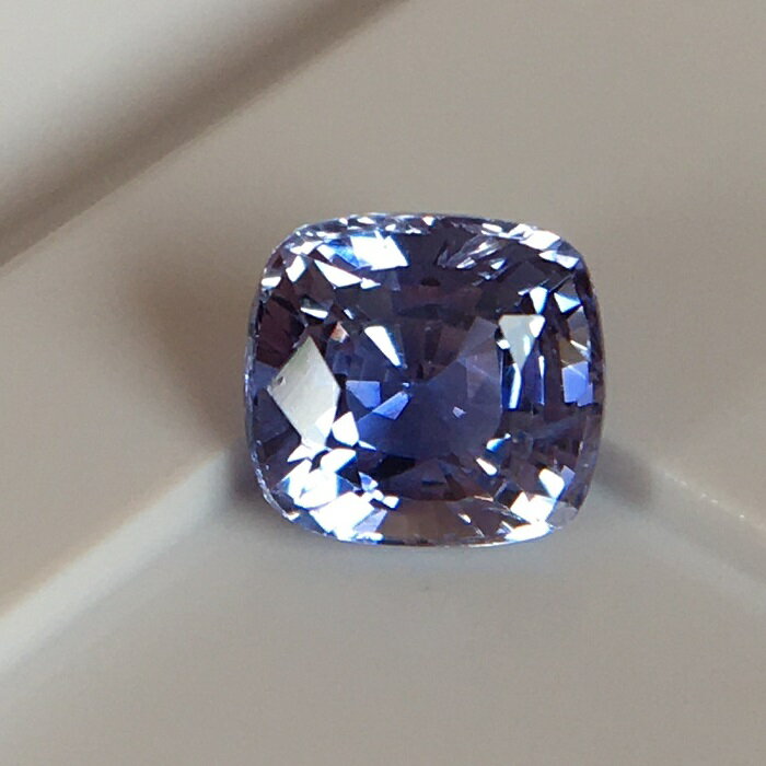 バイオレットサファイア スリランカ産 1.24ct 鑑別書付 大粒 パープルサファイア ブルーサファイア 菫 可憐 大自然 パワー ルース 新品 大粒 高級　ネックレス リング 指輪 ジュエリー加工におすすめ 通常の加熱処理有 V05【Special Price】