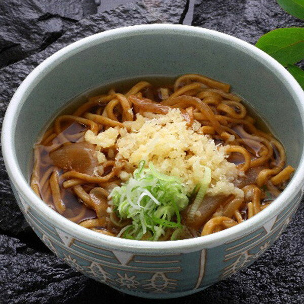 お正月にも活躍する、シャディ厳選の海の幸ギフト。鮮度抜群の海鮮や、老舗の技が光る水産加工品で、一年の感謝を伝えます。　お歳暮 2025 青森黒石つゆやきそば8食入 5370079 麺類 焼きそば 冬 冬ギフト 歳暮 ギフト 贈り物 寒中見舞い