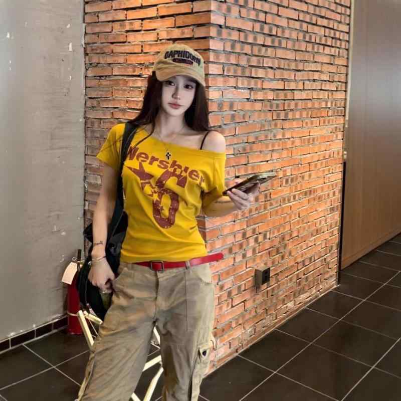 ・素材: 綿100%・柄: 文字、プリント・スタイル: プルオーバー・袖丈: 半袖・フィット: ゆったり・着丈: ミドル丈（50cm超～65cm以下）・ネックライン: ラウンドネック・袖のタイプ: レギュラー・流行の要素: プリント・カラー: ホワイト、イエロー、グレー、ダークブルー・サイズ: S、M、L、XL・テイスト: 日韓カジュアル、ストリート・カテゴリ: Tシャツ・主素材含有量: 95%以上・テイスト: 日本風