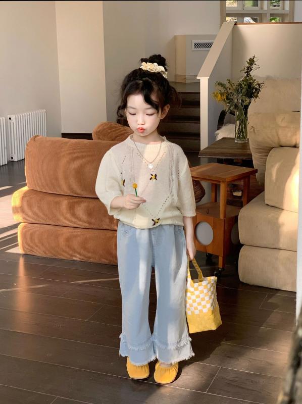 子供服 パンツセット 女児 半袖ニットTシャツ カットオフデニムパンツ 上下セット 春物 薄手 花柄 かわいい ガールズ