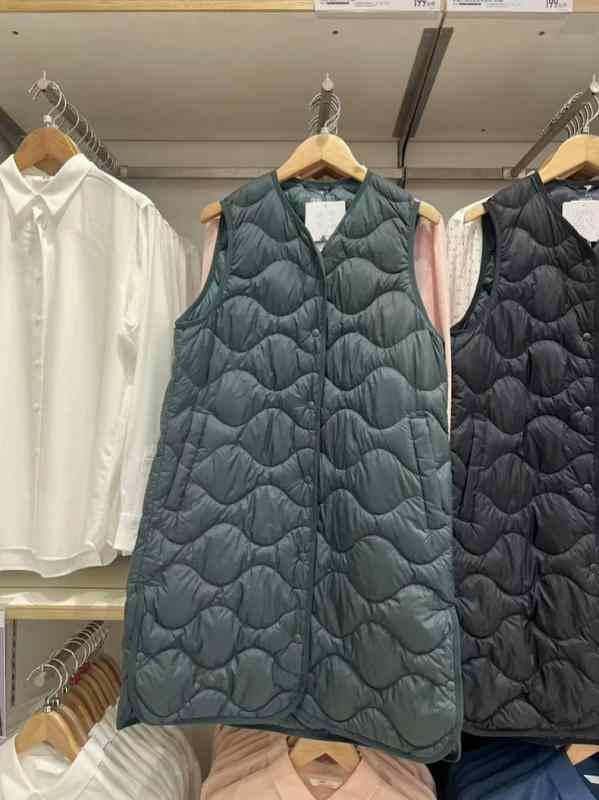 ベスト レディース 軽量 薄手 ダウンベスト 秋冬 Vネック ミドル丈 普段使い 部屋...