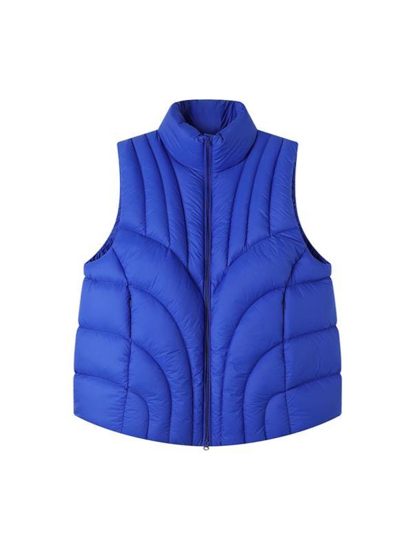 ・カテゴリ: 羽毛ベスト・厚さ: 中・素材: ナイロン・中綿: ホワイトダックダウン・ダウン含有量: 61～65%・スタイル: スリム・着脱: 不可・前立て: ジッパー・襟の形: スタンドカラー・着丈: ミドル丈(50～65cm)・カラー:...