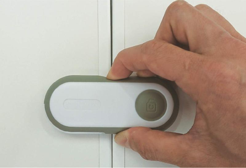 カーボーイ ダミーボタンでいたずら防止 キャビネットロック