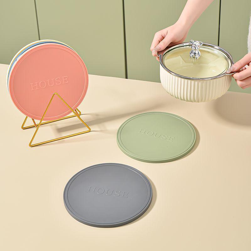 断熱パッド シリコン 鍋敷き 北欧風 耐熱 鍋つかみ コースター 砂鍋 碗 食器用 家庭用 耐熱性 不規則形 クリーム色 ライトラグジュアリーグリーン スカイブルー シルバーグレー 少女ピンク 18cm