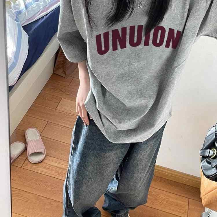 ・カテゴリ: Tシャツ・スタイル: 通勤風・主な素材: 牛奶丝80-90%、氨纶30%以下・ネックライン: クルーネック・袖丈: 短袖・柄: プリント・カラー展開: グレー、ホワイト、ブラック・サイズ展開: M、L、XL、XXL・フィット: ルーズフィット・着丈: ミドル丈(65-80cm)